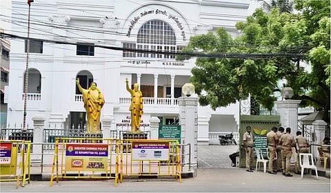 சிறுமி பாலியல் வன்கொடுமை வழக்கில் கைதான அதிமுக நிர்வாகி கட்சியிலிருந்து நீக்கம்: இபிஎஸ்