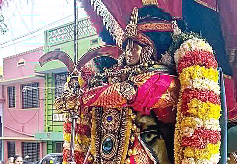 ஶ்ரீவில்லிபுத்தூர் மார்கழி நீராட்டு விழா: கள்ளழகர் திருக்கோலத்தில் ஆண்டாள்
