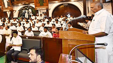 சமூக வலைதளத்தில் பதிவுகளை போட்டு மக்களையும் எம்எல்ஏக்களையும் அவமானப்படுத்துவதா? - ஆளுநருக்கு அப்பாவு கண்டனம்