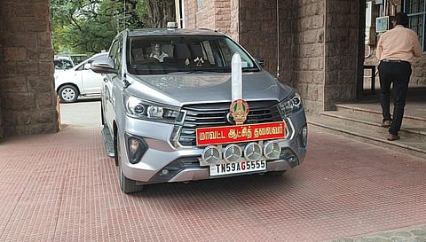 மாவட்ட ஆட்சியர் கார் மீது ரவுடி வரிச்சூர் செல்வம் கார் மோதல்: மதுரையில் பரபரப்பு