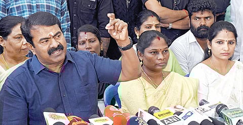 புதுச்சேரியில் நேற்று செய்தியாளர்களுக்குப் பேட்டியளித்த நாம் தமிழர் கட்சி தலைமை ஒருங்கிணைப்பாளர் சீமான். படம்: எம்.சாம்ராஜ்