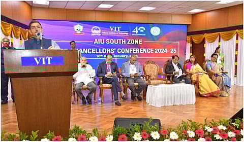 “முந்தைய கல்வி முறைக்கு திரும்ப முயற்சி செய்கிறோம்” - ஆளுநர் ஆர்.என்.ரவி பேச்சு