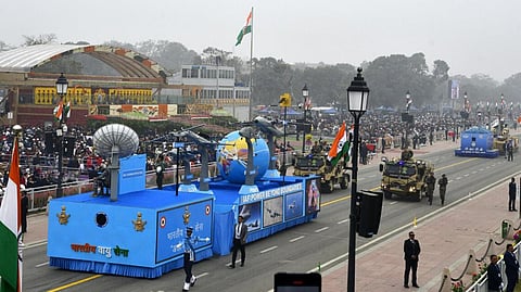 டெல்லி குடியரசு தின விழா: தமிழகம், புதுச்சேரியின் 12 விருதாளர்களுக்கு அழைப்பு