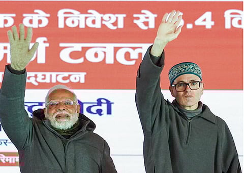 மோடியுடன் உமர் அப்துல்லா | கோப்புப்படம்