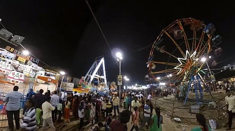 சுற்றுலா பொருட்​காட்​சியை காண மக்கள் ஆர்வம்: சென்னை தீவுத்​திடலில் 16 நாட்​களில் 1.5 லட்சம் பேர் பார்த்தனர்