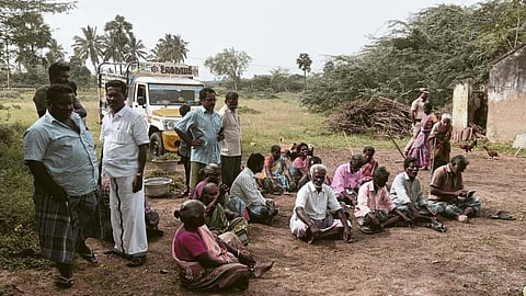 3 பேர் மீது குற்றம்சாட்டியுள்ளதை கண்டித்து வேங்கைவயலுக்கு செல்ல முயன்ற விசிகவினர் கைது