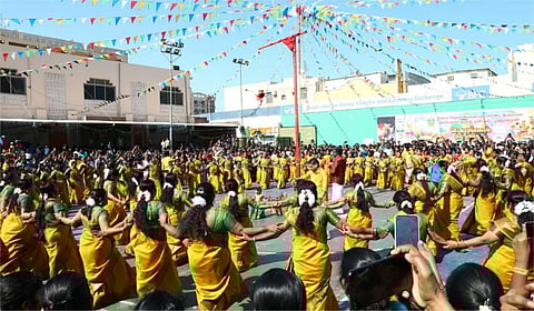 100 பெண்களின் கும்மியாட்டம்: பஹ்ரைனில் களைகட்டிய அன்னை தமிழ் மன்றத்தின் பொங்கல் விழா கொண்டாட்டம்!