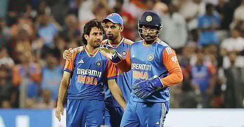 த்ரில் வெற்றி: 17-வது முறையாக தொடரை கைப்பற்றி இந்திய அணி சாதனை | IND vs ENG 4-வது டி20