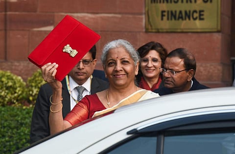 வருமான வரிச் சலுகை: மீம்ஸ் குவித்துக் கொண்டாடிய நெட்டிசன்கள்!