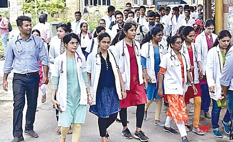 5 ஆண்டுகளில் கூடுதலாக 75,000 மருத்துவ இடங்கள்: மத்திய பட்ஜெட்டில் அறிவிப்பு