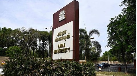 மாணவி பாலியல் வழக்கில் போலீஸார் பறிமுதல் செய்த பத்திரிகையாளர்களின் செல்போனை திருப்பி கொடுக்க உத்தரவு