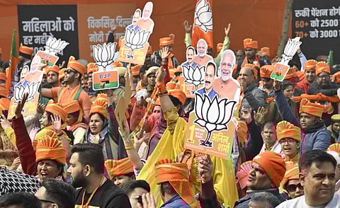 டெல்லி தேர்தல்: ஆம் ஆத்மியிடமிருந்து ஆட்சியைப் பறிப்பதில் தீவிரம் காட்டும் பாஜக