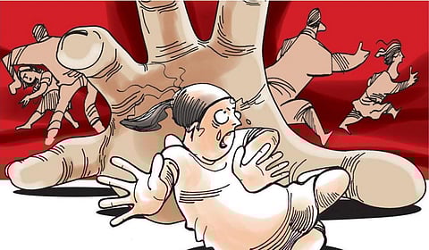 கிருஷ்ணகிரி அருகே பள்ளி மாணவிக்கு பாலியல் வன்கொடுமை - போக்சோவில் 3 ஆசிரியர்கள் கைது