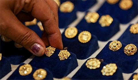 புதிய உச்சத்தில் தங்கம் விலை: பவுனுக்கு ரூ.200 உயர்ந்து ரூ.63,440-க்கு விற்பனை