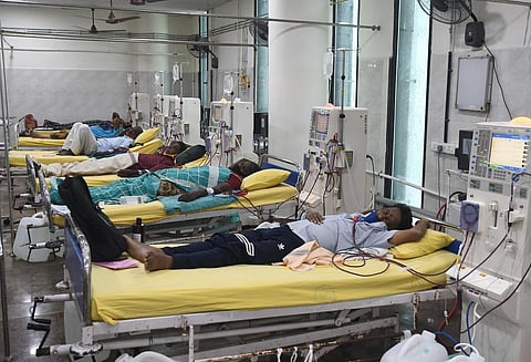 டயாலிசிஸ் சிகிச்சை மையங்கள் தனியார் வசம் ஒப்படைக்கப்படாது: சுகாதாரத்துறை விளக்கம்