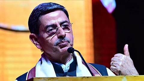 மசோதாக்களுக்கு ஒப்புதல் வழங்காமல் ஆளுநர் நிறுத்தி வைத்தது அரசியல் சாசனத்துக்கு எதிரானது: உச்ச நீதிமன்றம் கருத்து