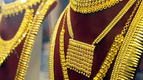 தங்கம் விலை மீண்டும் வரலாறு காணாத புதிய உச்சம்: இனி குறையுமா? - வியாபாரிகள் சொல்வது என்ன?