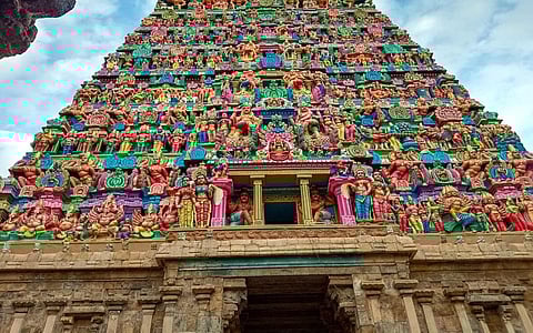 திருநள்ளாறு கோயில் பெயரில் போலி இணையதளம் தொடங்கி மோசடி: குருக்கள் உட்பட 2 பேர் மீது வழக்கு பதிவு