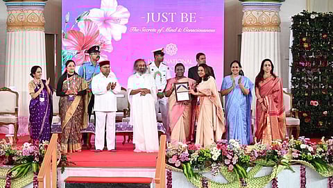 ‘Just Be’ - குடியரசுத் தலைவர் திரவுபதி முர்முவை ஈர்த்த வாழும் கலை அமைப்பின் மகளிர் மாநாடு!