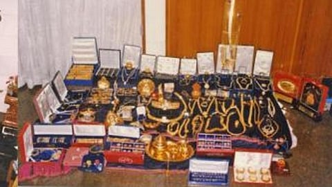 ஜெயலலிதா நகைகள், சொத்து ஆவணம் தமிழக அரசிடம் ஒப்படைப்பு