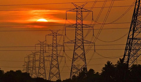 கோடைகால தேவையை சமாளிக்க 8,525 மெகாவாட் மின்சாரத்தை வாங்க மின் வாரியத்துக்கு அனுமதி!