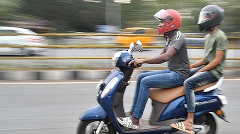 ஓட்டுநர் தொழிற்சங்கத்தினருடன் ஆலோசனை: மஞ்சள் நிற பலகையுடன் பைக் டாக்சி இயக்க நடவடிக்கை - அமைச்சர் சிவசங்கர்