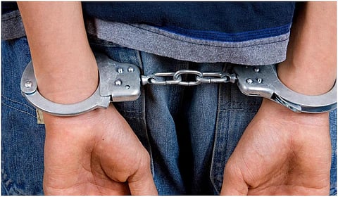 ஆத்தூர் அருகே மனைவி, 3 குழந்தைகளை வெட்டிய கணவன் கைது