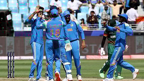 ரோஹித் மிஸ் செய்த கேட்ச், ஹாட்ரிக் வாய்ப்பை இழந்த அக்சர் - வங்கதேசம் 228 ரன்கள் சேர்ப்பு | IND vs BAN