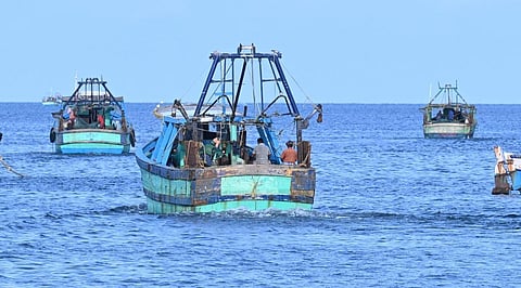 பறிமுதல் செய்த 67 படகுகளை ஏலம்விட இலங்கை அரசு முடிவு: தமிழகம், புதுச்சேரி மீனவர்கள் அதிர்ச்சி
