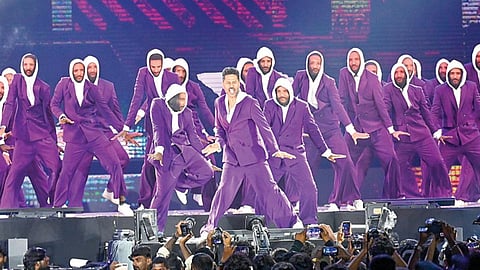 பிரம்மாண்டமாக நடந்த பிரபுதேவாவின் முதல் நடன நிகழ்ச்சி: இளைஞர்களின் கூட்டத்தால் களைகட்டியது