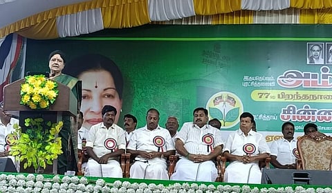 உசிலம்பட்டியில் நடந்த கூட்டத்தில் சசிகலா உரை.