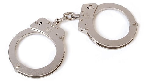 சென்னை | முன்சீட்டில் இருப்பவர் மீது கால் பட்டதால் திரையரங்கில் மோதலில் ஈடுபட்ட 3 இளைஞர்கள் கைது 