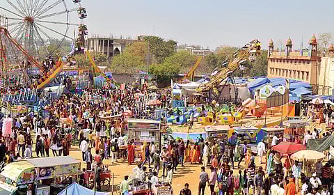 நீலக்கண்களில் மின்னிய ஆயிரம் விளக்குகள்! | பாற்கடல் 11