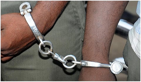 கைது | கோப்புப் படம்