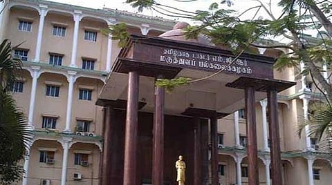 எம்ஜிஆர் மருத்துவ பல்கலை.யின் பாடத்திட்ட ஆய்வு குழுவை மாற்ற முடிவு