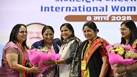 பெண்களுக்கு மாதாந்திர உதவித் தொகை ரூ.2,500 வழங்க டெல்லி அமைச்சரவை ஒப்புதல்