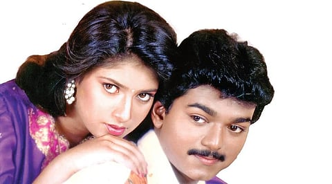 விஜயின் காலைச் சுற்றிய பாம்பு! | ப்ரியமுடன் விஜய் - 15