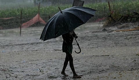 அடுத்த 24 மணி நேரத்தில் கோவை, ஈரோடு உள்பட 8 மாவட்டங்களில் கனமழைக்கு வாய்ப்பு