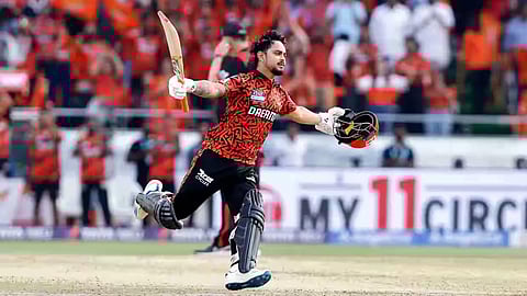 இஷான் கிஷன் அதிரடி சதம்: சன்ரைசர்ஸ் ஹைதராபாத் 286 ரன்கள் குவிப்பு | SRH vs RR