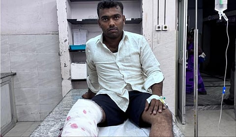 மதுரையில் காவலரை எரித்துக் கொன்ற வழக்கில் ஆட்டோ ஓட்டுநர் மூவேந்திரனை போலீஸார் துப்பாக்கிச்சூடு நடத்தி கைது செய்தனர்.