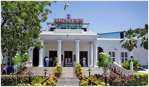 ‘தமிழகத்தில் சுயமாக முடிவு எடுக்கின்றனர்’ - ஸ்டாலினுக்கு புதுச்சேரி முதல்வர் பாராட்டு