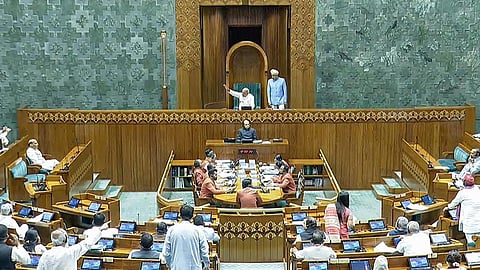 சமாஜ்வாதி எம்.பி. லால் சுமன் வீடு மீது தாக்குதல்: மாநிலங்களவையில் எதிர்க்கட்சிகள் வெளிநடப்பு