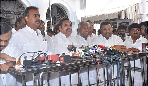 “எங்களை திட்டமிட்டு அவையில் இருந்து வெளியேற்றிவிட்டார் சபாநாயகர்” - இபிஎஸ்