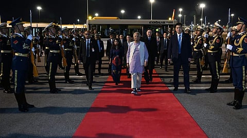 சீன அதிபர் ஜி ஜின்பிங்குடன் வங்கதேச தலைமை ஆலோசகர் முகமது யூனுஸ் சந்திப்பு