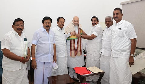 பழனிசாமி - அமித் ஷா சந்திப்புக்கு பாலம் போட்ட வேலுமணி!