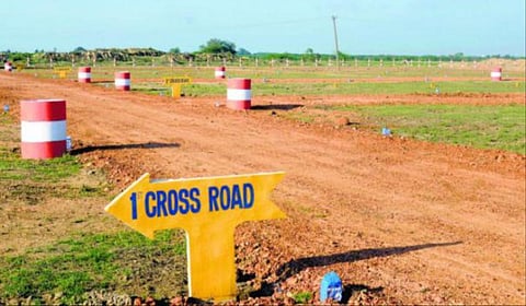 2025-க்குள் 50,000 முதியோருக்கு ஓய்வூதியத் தொகை, 6 லட்சம் பட்டா: பேரவையில் அமைச்சரின் முக்கிய அறிவிப்புகள்