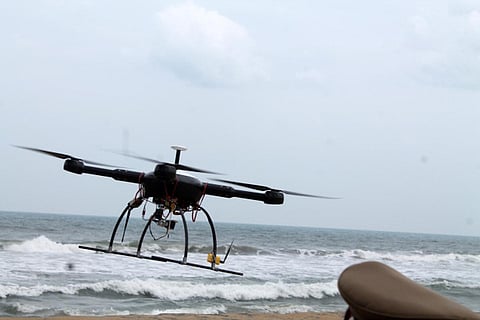 மும்பையில் ட்ரோன்கள், பாராகிளைடர்கள் பறக்க ஒரு மாதம் தடை