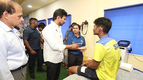 விளையாட்டில் ஏற்படும் காயங்களை குணப்படுத்தும் நவீன உபகரணங்களுடன் விளையாட்டு அறிவியல் மையம்: உதயநிதி ஸ்டாலின் திறந்து வைத்தார்