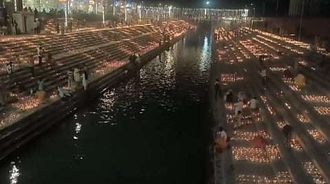 அயோத்தில் ராமநவமியை முன்னிட்டு 2.5 லட்சம் அகல் விளக்கு ஏற்றி வழிபாடு