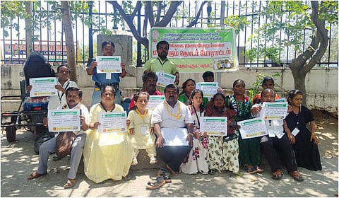 8 அம்ச கோரிக்கைகளை வலியுறுத்தி உயரம் குறைந்த மாற்றுத் திறனாளிகள் ஆர்ப்பாட்டம்